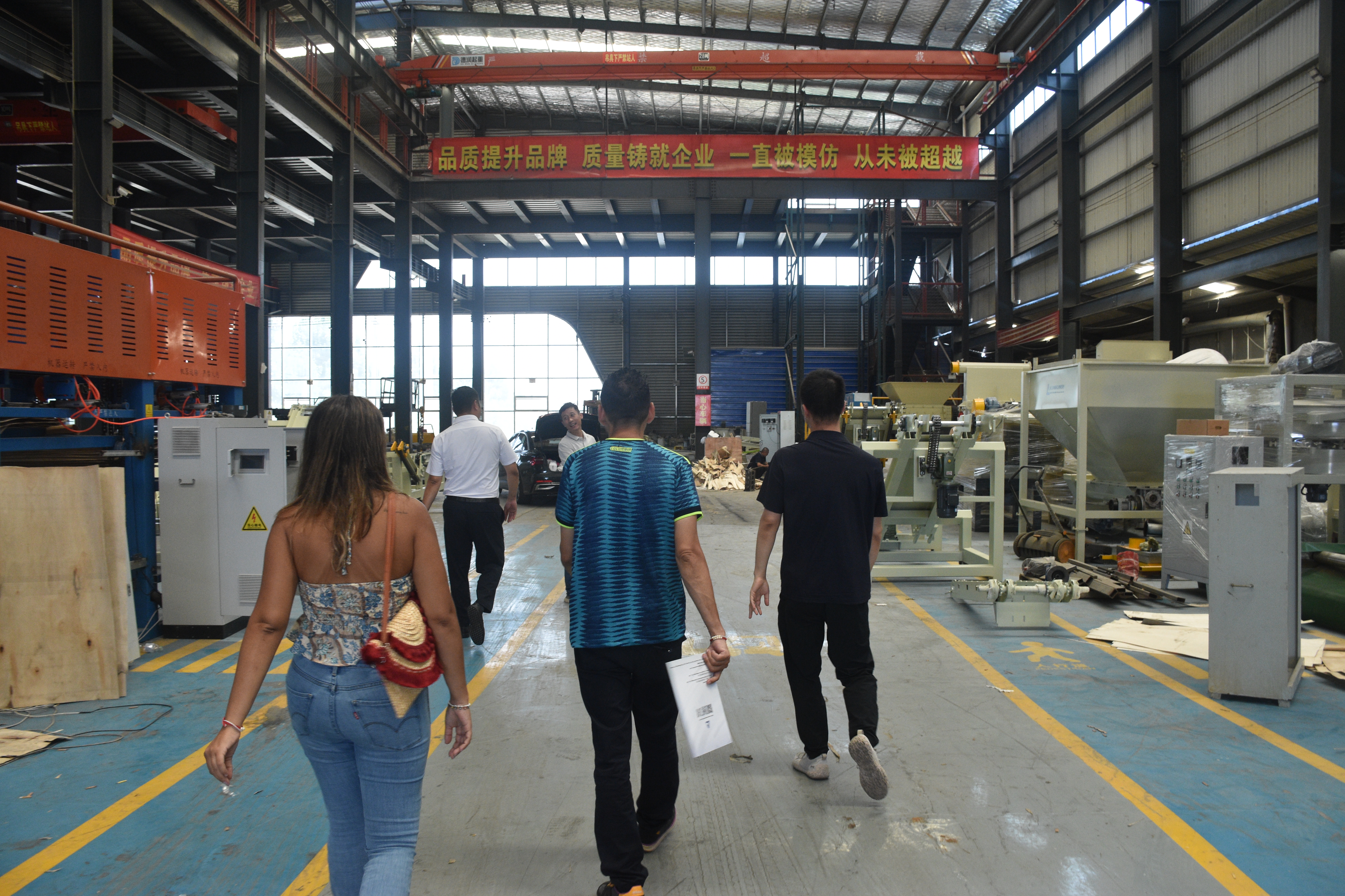 Shanghai aluminium expo customer visiting 02.jpg.jpg